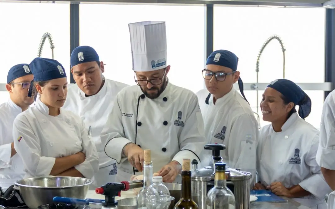 Cocinero, Panadero y Pastelero Profesional