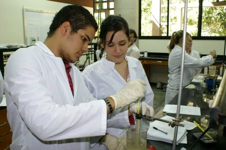 UNIMET busca formar líderes para la reactivación del sector hidrocarburos